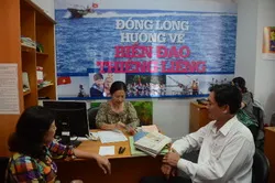 Đóng góp trên 300 triệu đồng ủng hộ chiến sĩ làm nhiệm vụ bảo vệ biển Đông