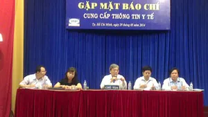 Nóng chuyện thiếu vắcxin