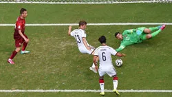 Mueller ghi hat-trick, Đức gieo ác mộng cho đội bóng của Ronlado