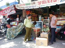 Quận 12 xử phạt 245 tổ chức, cá nhân vi phạm trong các lĩnh vực kinh doanh