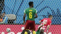 Hủy diệt Cameroon, Croatia giải quyết suất đi tiếp với Mexico  