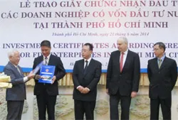 Trao giấy chứng nhận đầu tư cho doanh nghiệp FDI  