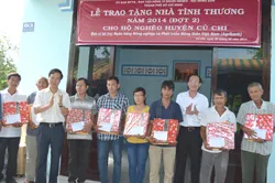 Thành phố bàn giao 46 căn nhà tình thương cho các hộ nông dân nghèo Củ Chi