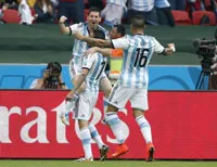 Messi lập cú đúp, Argentina về nhất bảng F