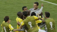 Brazil vào tứ kết sau khi thắng nghẹt thở ở loạt sút luân lưu