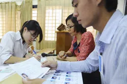 Hôm nay, thí sinh đến làm thủ tục dự thi đợt 1 kỳ thi ĐH-CĐ