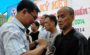 Trao tặng mắt thần cho người khiếm thị khó khăn