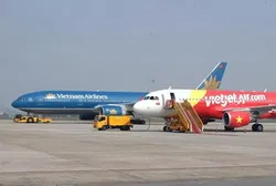Ngày 13/7: Nhiều chuyến bay tiếp tục bị ảnh hưởng do thời tiết