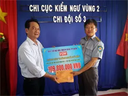Đài VOH trao tặng 209.800.000 đồng cho Cảnh sát biển và Kiểm ngư Việt Nam