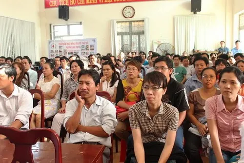 Cán bộ công đoàn TPHCM nghe tuyên truyền về biển đảo