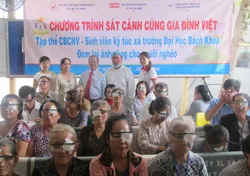 Mang lại ánh sáng cho 400 bệnh nhân nghèo