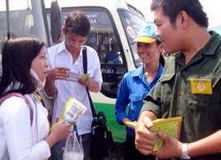 Thành Đoàn TPHCM đẩy mạnh các giải pháp “Tiếp sức người lao động” tại các bến xe