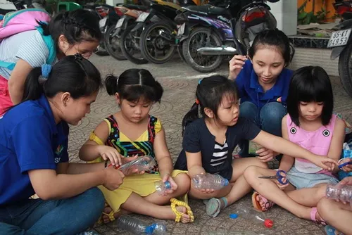 Sản phẩm tái chế - điểm nhấn của hoạt động môi trường chiến dịch Mùa hè xanh 2014
