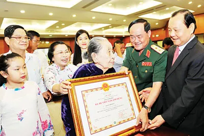 TP.HCM trao tặng danh hiệu “Bà Mẹ Việt Nam anh hùng”