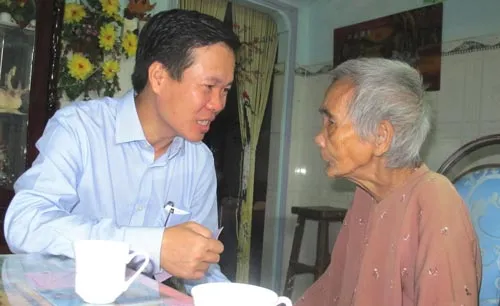 Lãnh đạo TPHCM thăm, tặng quà các Bà mẹ Việt Nam anh hùng