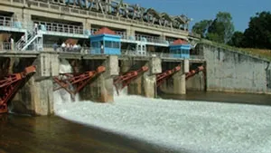 Điều chỉnh lượng xả nước qua tràn, hạ thấp mực nước hồ Dầu Tiếng lần 3 năm 2014