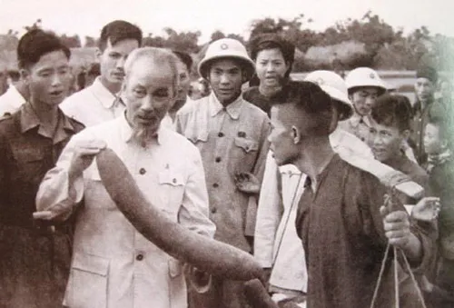 Di chúc của Chủ tịch Hồ Chí Minh - Ánh sáng của trí tuệ và niềm tin