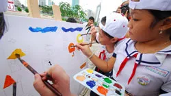 200 học sinh tham gia sáng tác tranh thiếu nhi hè 2014