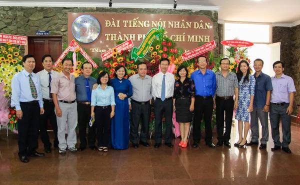 Phó Bí thư thường trực Thành ủy Võ Văn Thưởng thăm, chúc mừng Đài TNND TP nhân ngày 21/6 3