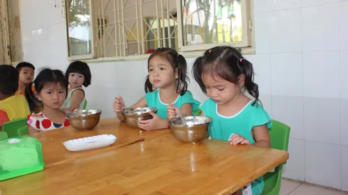 Rà soát cấp phép bếp ăn tập thể, căn tin, cơ sở cung cấp suất ăn trong trường học voh.com.vn