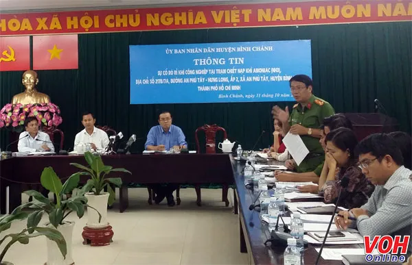 họp báo về vụ rò khí armoniac tại huyện Bình Chánh