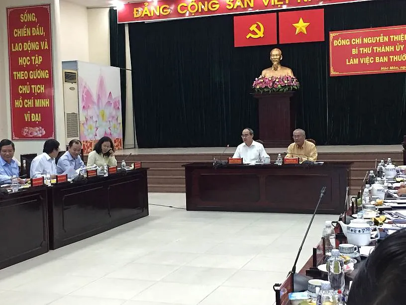 Bí thư thành ủy Nguyễn Thiện Nhân và lãnh đạo các sổ ngành Thành phố làm việc với huyện Hóc Môn voh.com.vn