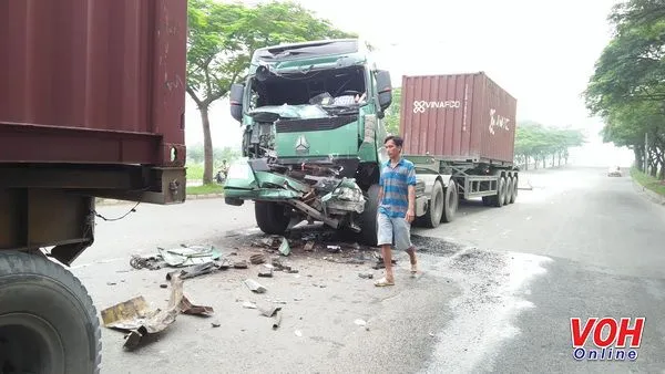 Vụ tai nạn xảy ra vào khoảng 2 giờ sáng ngày 25/10, trên đường Nguyễn Văn Linh, đoạn qua xã Bình Hưng, huyện Bình Chánh, TPHCM