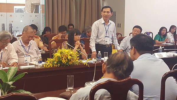 Phó Giám đốc Sở Giao thông vận tải TpHCM Nguyễn Văn Tám phát biểu tại hội thảo voh.com.vn