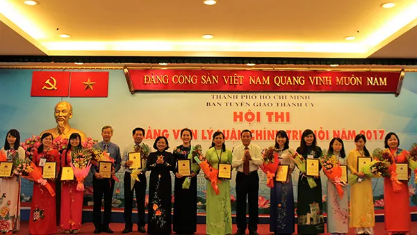 Các thí sinh tham gia Hội thi giảng viên lý luận chính trị giỏi TPHCM năm 2017