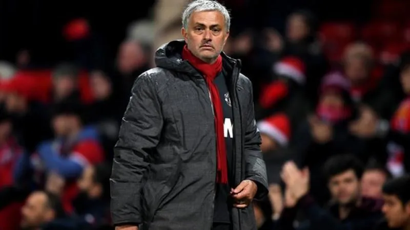 Mourinho ký hợp đồng mới với MU