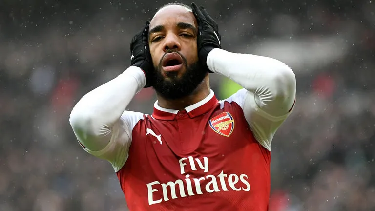 tiền đạo Alexandre Lacazette voh.com.vn