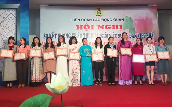 81 nữ công nhân viên chức lao động quận 1 được kết nạp Đảng