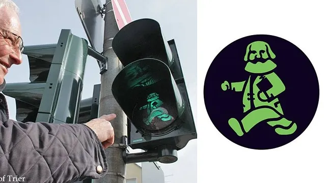 Đèn tín hiệu giao thông in hình Các - Mác​