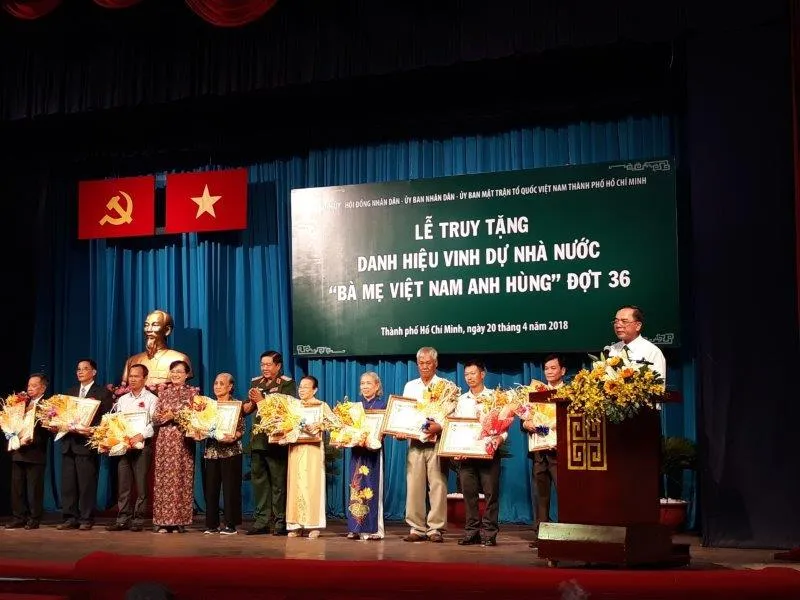 Gia đình các Mẹ được truy tặng danh hiệu vinh dự Nhà nước Bà Mẹ Việt Nam Anh hùng đợt 36