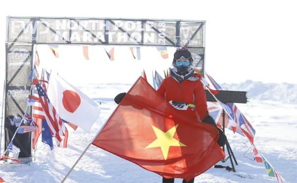 Người phụ nữ VN đầu tiên chinh phục thành công cự ly 42km tại Cuộc thi Marathon Bắc Cực