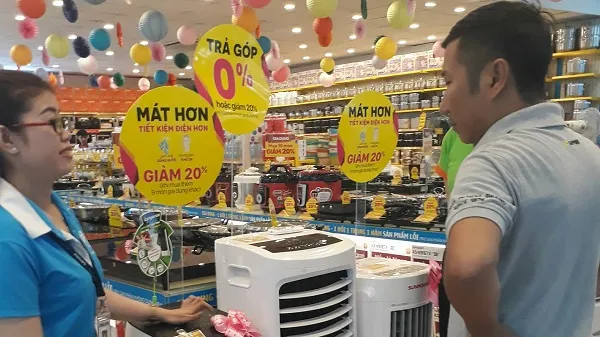 Giá cả thị trường hôm nay 29/4/2018: Sài Gòn nắng nóng, các mặt hàng quạt bán chạy