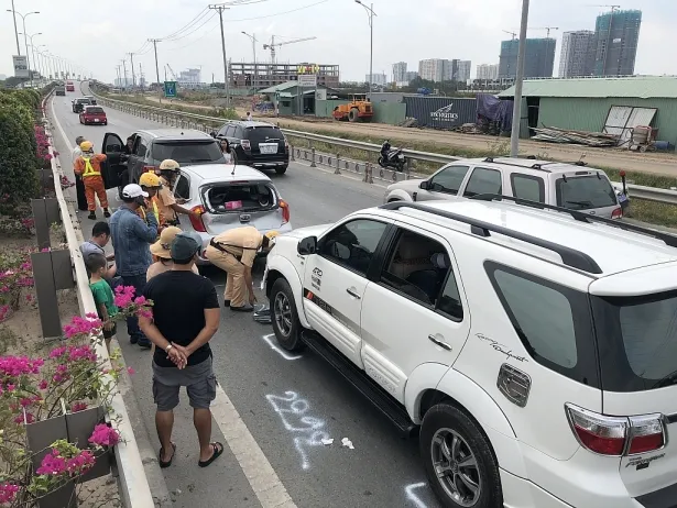 Cao tốc TP HCM – Long Thành – Dầu Giây ùn tắc nghiêm trọng sau 2 vụ tai nạn liên hoàn