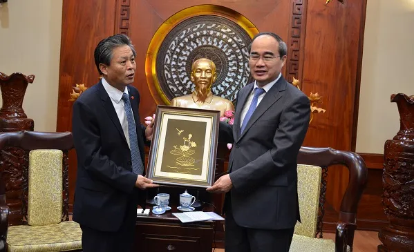 Tổng Lãnh sự Trung Quốc chào từ biệt lãnh đạo TP