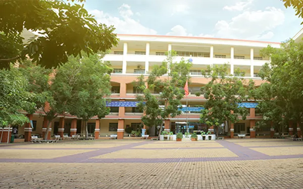 Trường Trung học phổ thông Trần Quang Khải, quận 11.