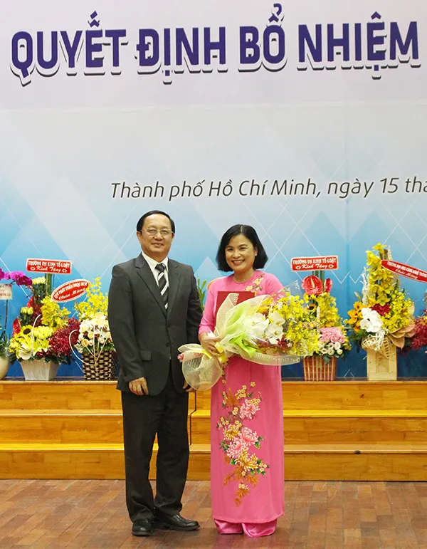 Bà Ngô Thị Phương Lan hiệu trưởng Trường ĐH KH XH & NV TPHCM