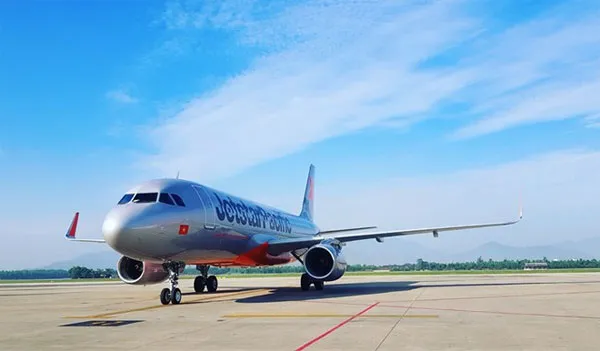 Máy bay quay đầu cấp cứu nữ du khách mang thai tại Đà Nẵng  