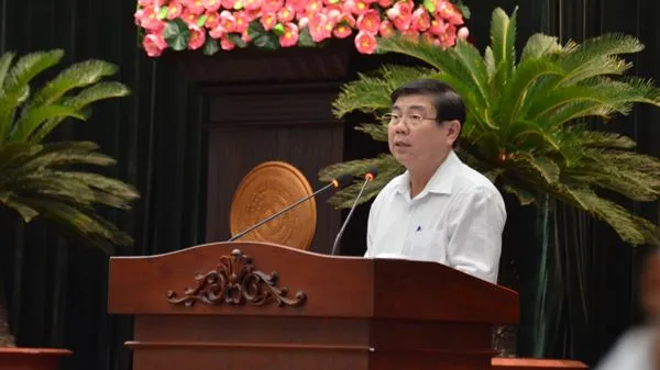 Chủ tịch UBND TPHCM Nguyễn Thành Phong báo cáo kết quả hội nghị.
