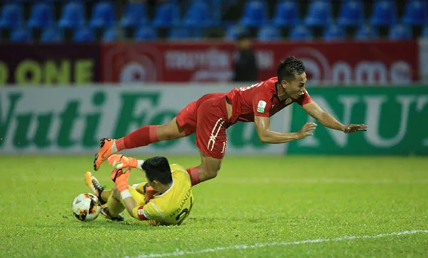 Doi-hinh-tieu-bieu-vong-9-V-League-2018