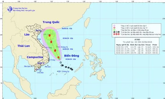 Áp thấp nhiệt đới trên biển Đông gây gió giật cấp 9 – 10