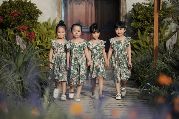 Các bé biểu diễn tại Tuần lễ thời trang trẻ em Việt Nam mùa 5. 