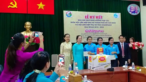 Hội LHPN TPHCM ký kết ghi nhớ với Hội LHPN Lào