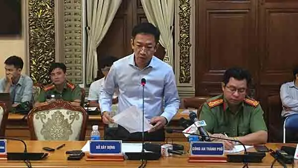 Ông Lê Trần Kiên - Phó Giám đốc Sở Xây dựng Thành phố làm rõ vấn đề nhà ở tái định cư và cấp phép xây dựng cho gia đình quân nhân