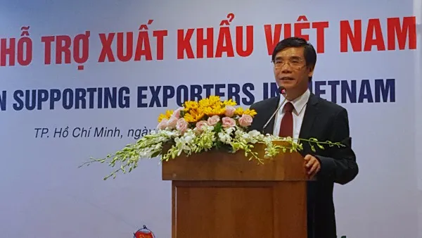 Tiến sĩ Đoàn Duy Khương, Phó chủ tịch Phòng Thương mại và Công nghiệp Việt Nam phát biểu tại hội thảo.