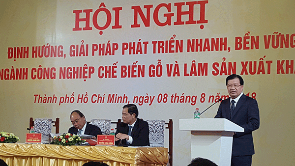 Thủ tướng Nguyễn Xuân Phúc chủ trì Hội nghị của ngành chế biến lâm sản