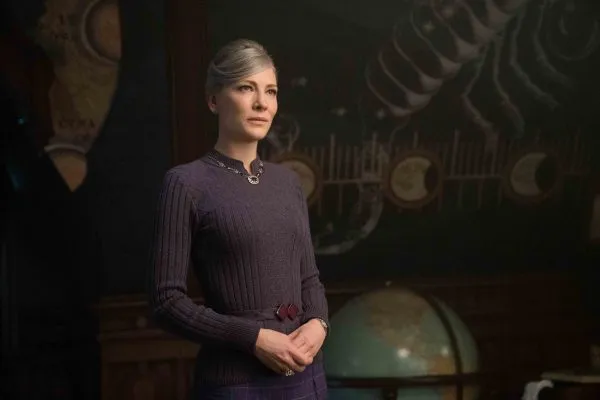 người đẹp Cate Blanchett trong Ngôi nhà có chiếc đồng hồ ma thuật